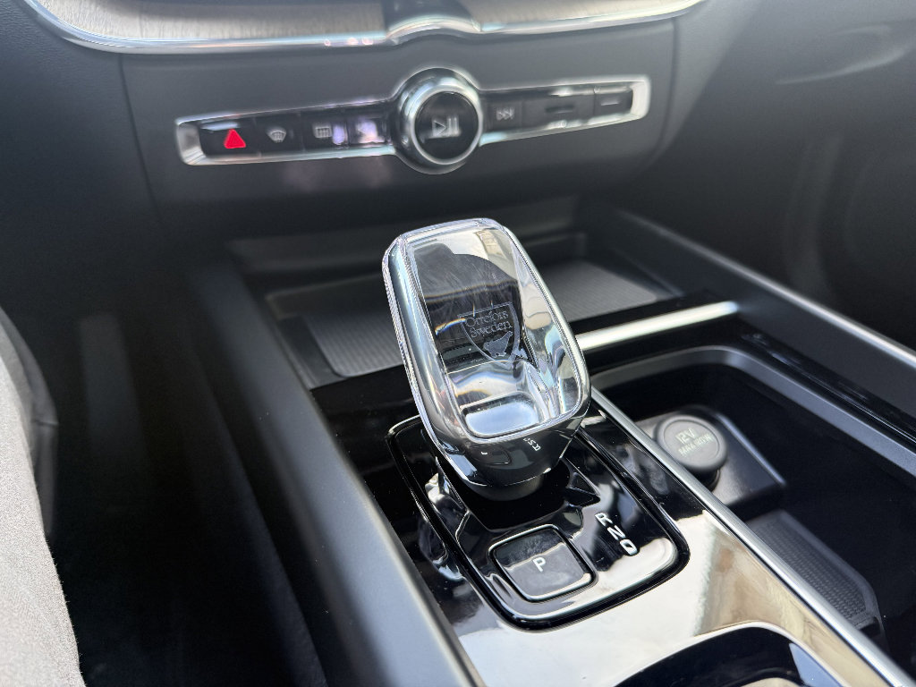 New 2026 Volvo XC60 B5 Plus w/ Protection Package Premier AWD/4WD image 18