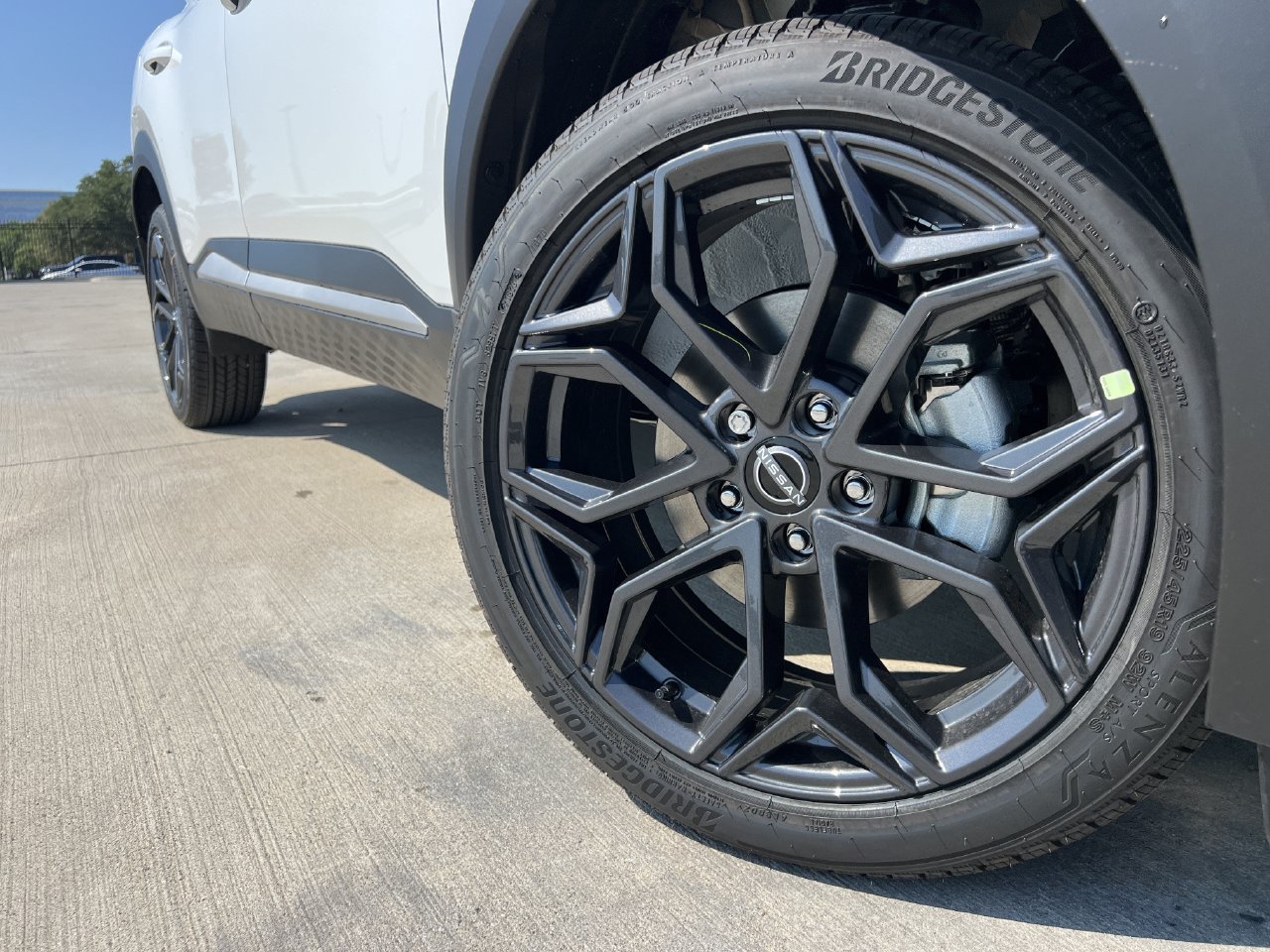 New 2027 Nissan Kicks SR FWD image 6