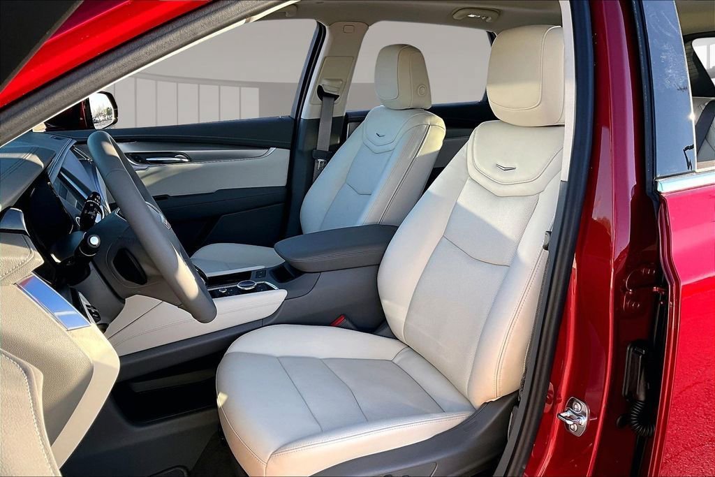 New 2026 Cadillac XT5 Premium Luxury w/ Driver Assist Package FWD image 9