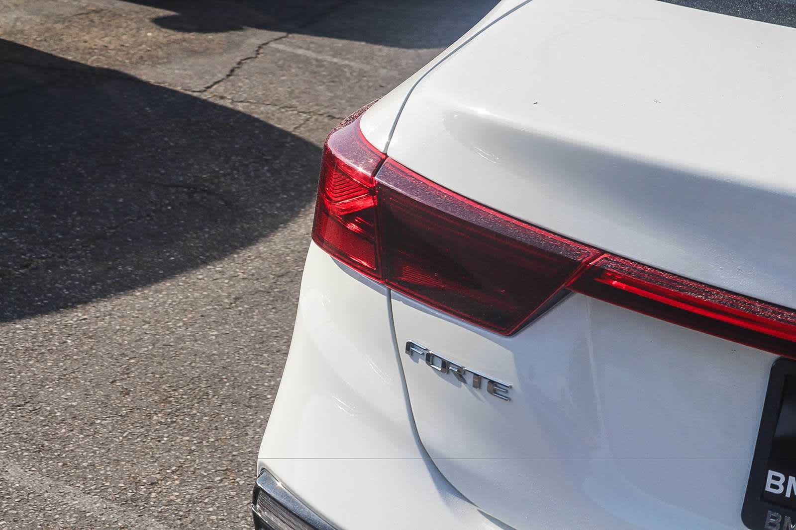 Used 2020 Kia Forte LXS FWD image 7