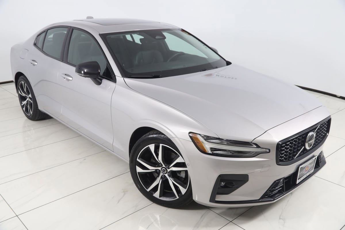 Used 2024 Volvo S60 B5 Plus AWD/4WD image 18