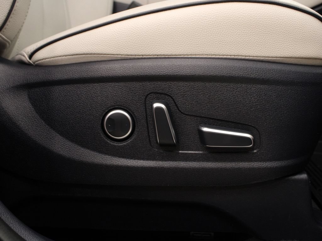 Used 2024 Hyundai Palisade Limited FWD image 18