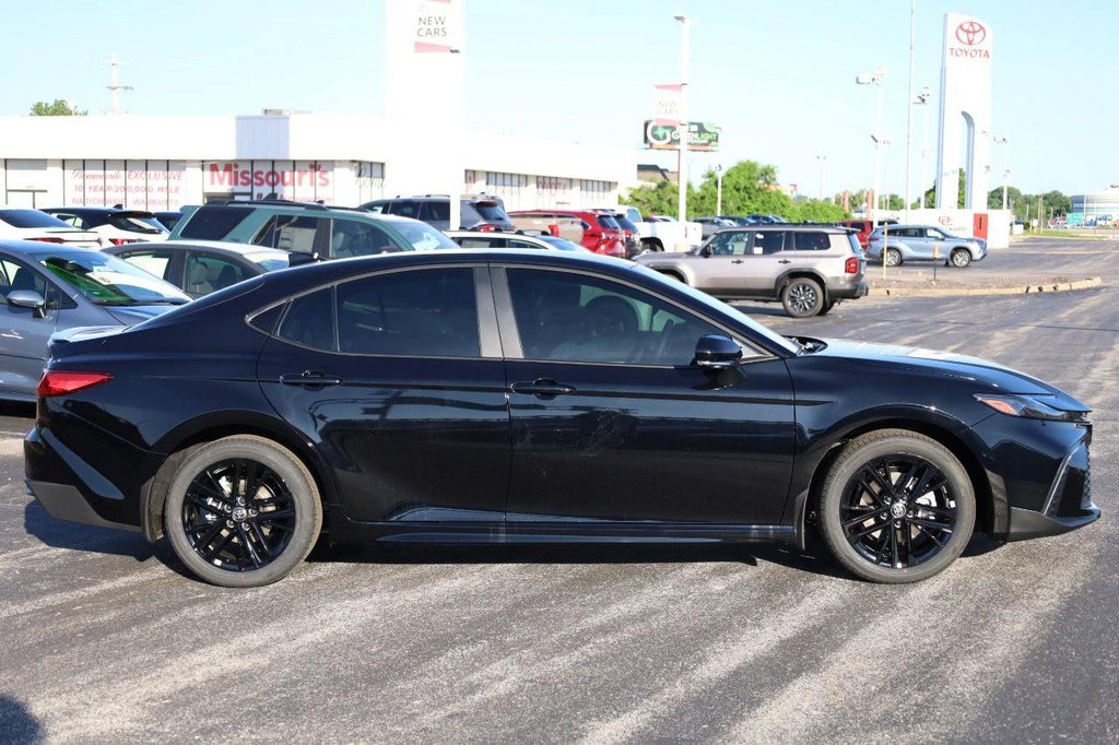 New 2026 Toyota Camry SE AWD/4WD image 5
