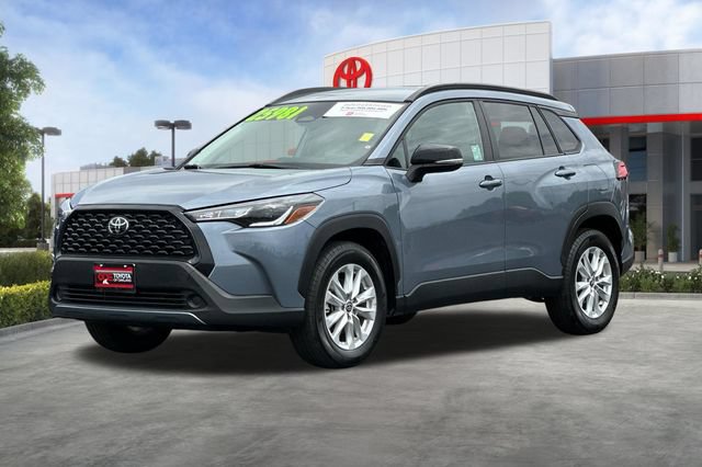 Certified 2025 Toyota Corolla Cross LE FWD image 10