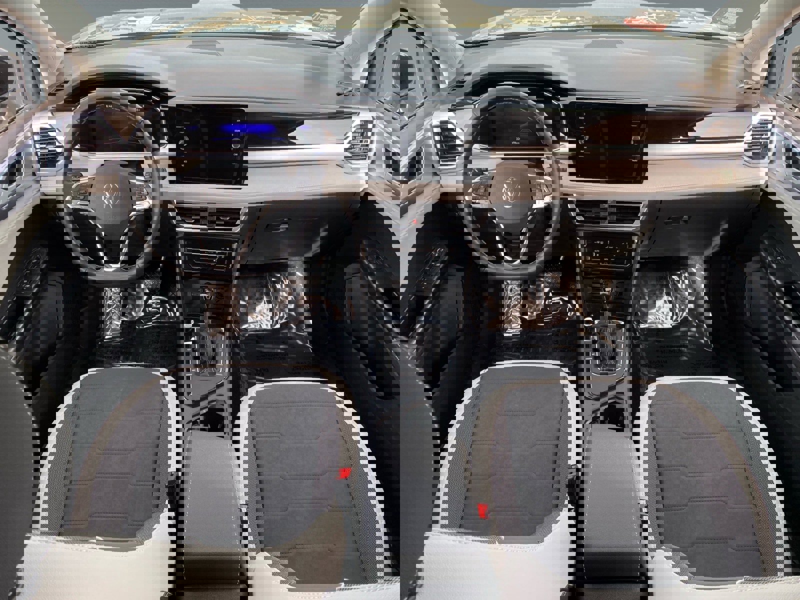 Used 2025 Volkswagen Taos SE image 10