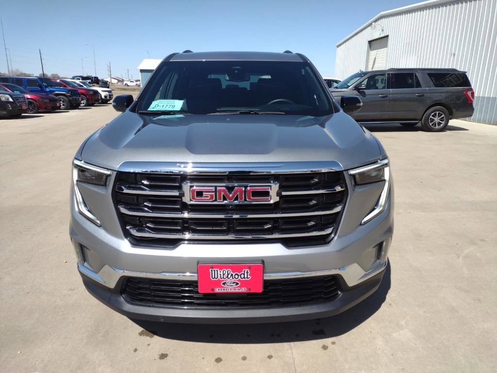 Used 2024 GMC Acadia Elevation image 3