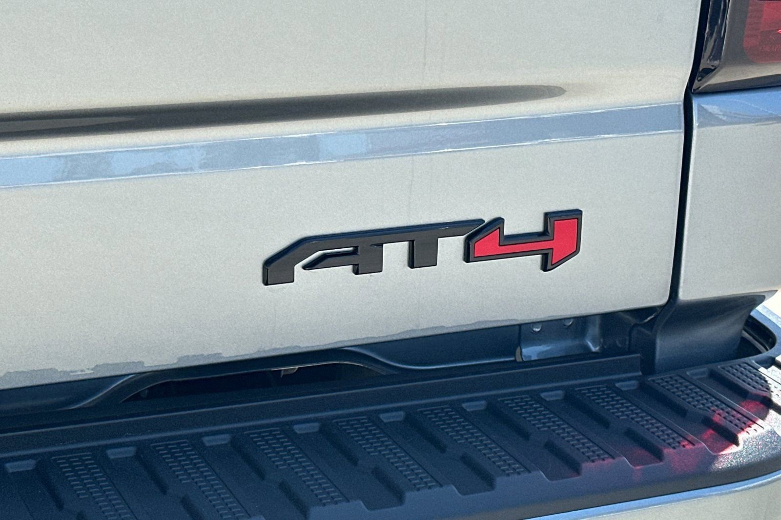 New 2026 GMC Sierra 1500 AT4 w/ LPO, Black Badging Package AWD/4WD image 27