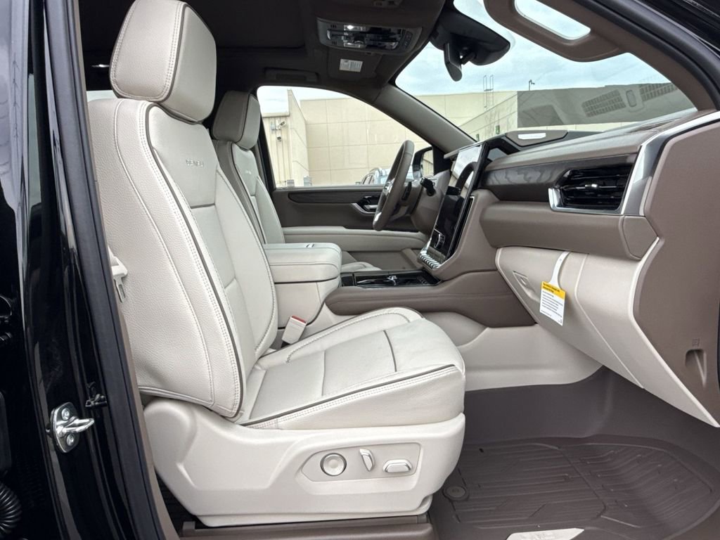 New 2026 GMC Yukon XL Denali w/ Sun & Power Step Package image 28