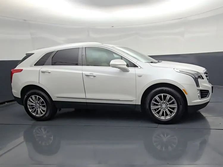 Used 2018 Cadillac XT5 Luxury w/ Driver Awareness Package AWD/4WD image 24
