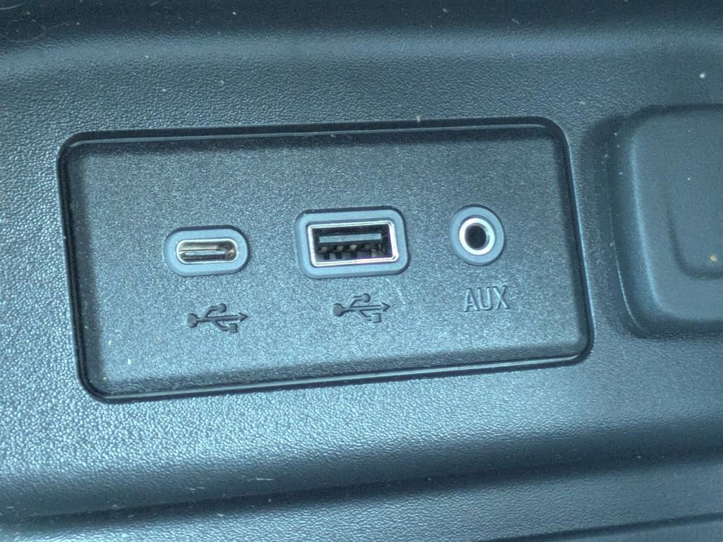 Used 2024 Chevrolet Equinox LT FWD image 23