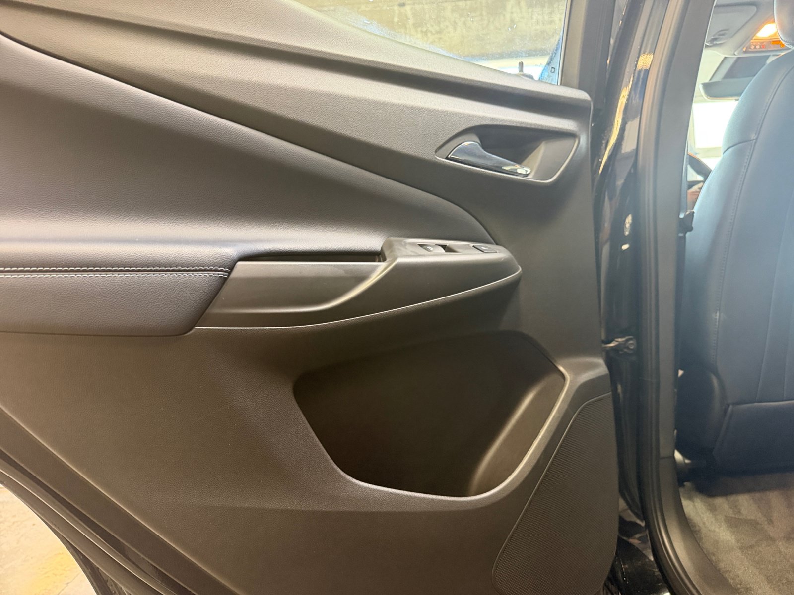 Used 2022 Chevrolet Bolt EUV Premier w/ Sun & Sound Package FWD image 30