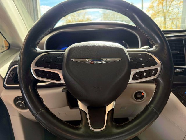 Certified 2019 Chrysler Pacifica Touring-L Plus FWD image 22