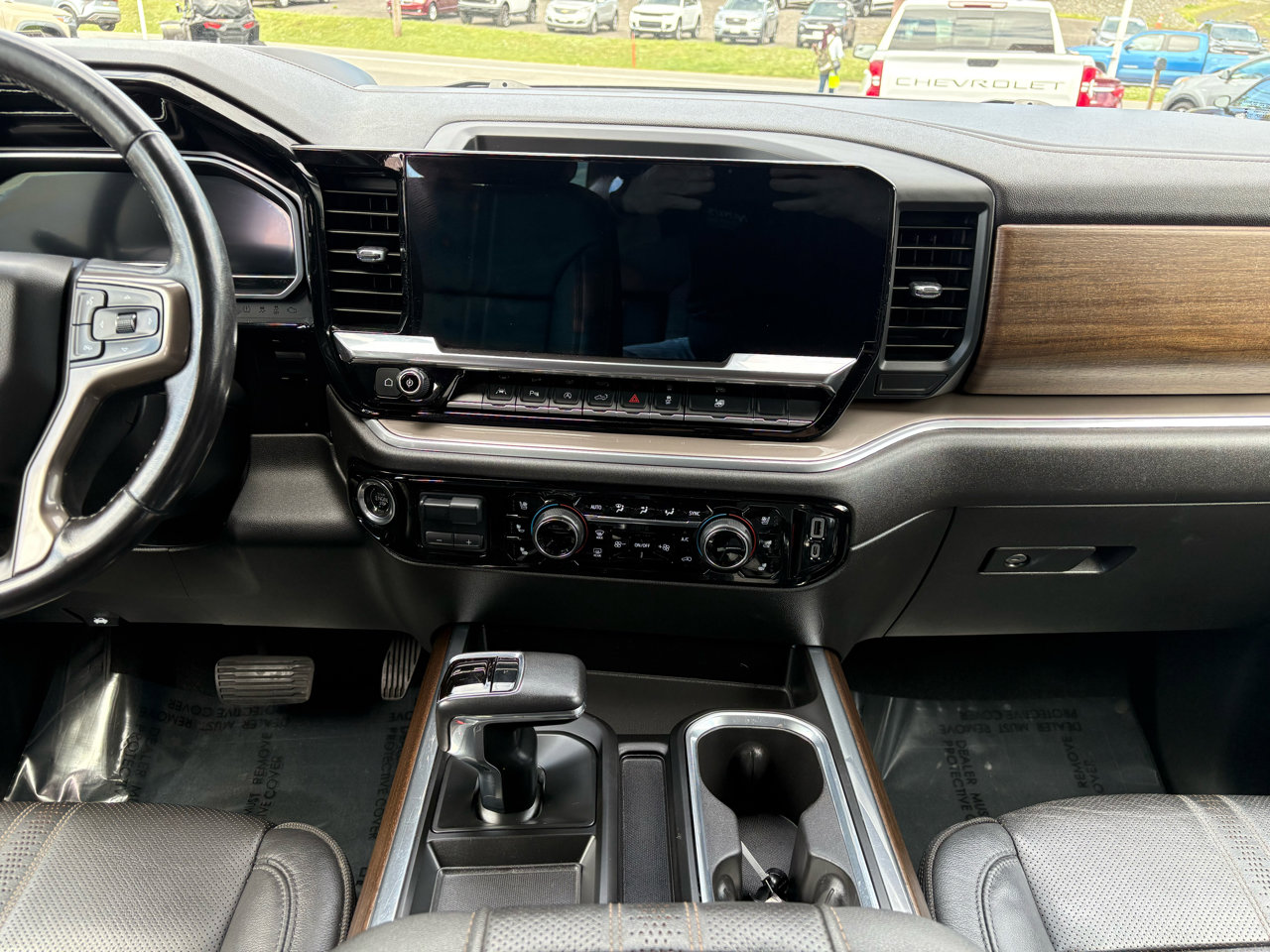 Used 2022 Chevrolet Silverado 1500 High Country w/ High Country Premium Package image 21