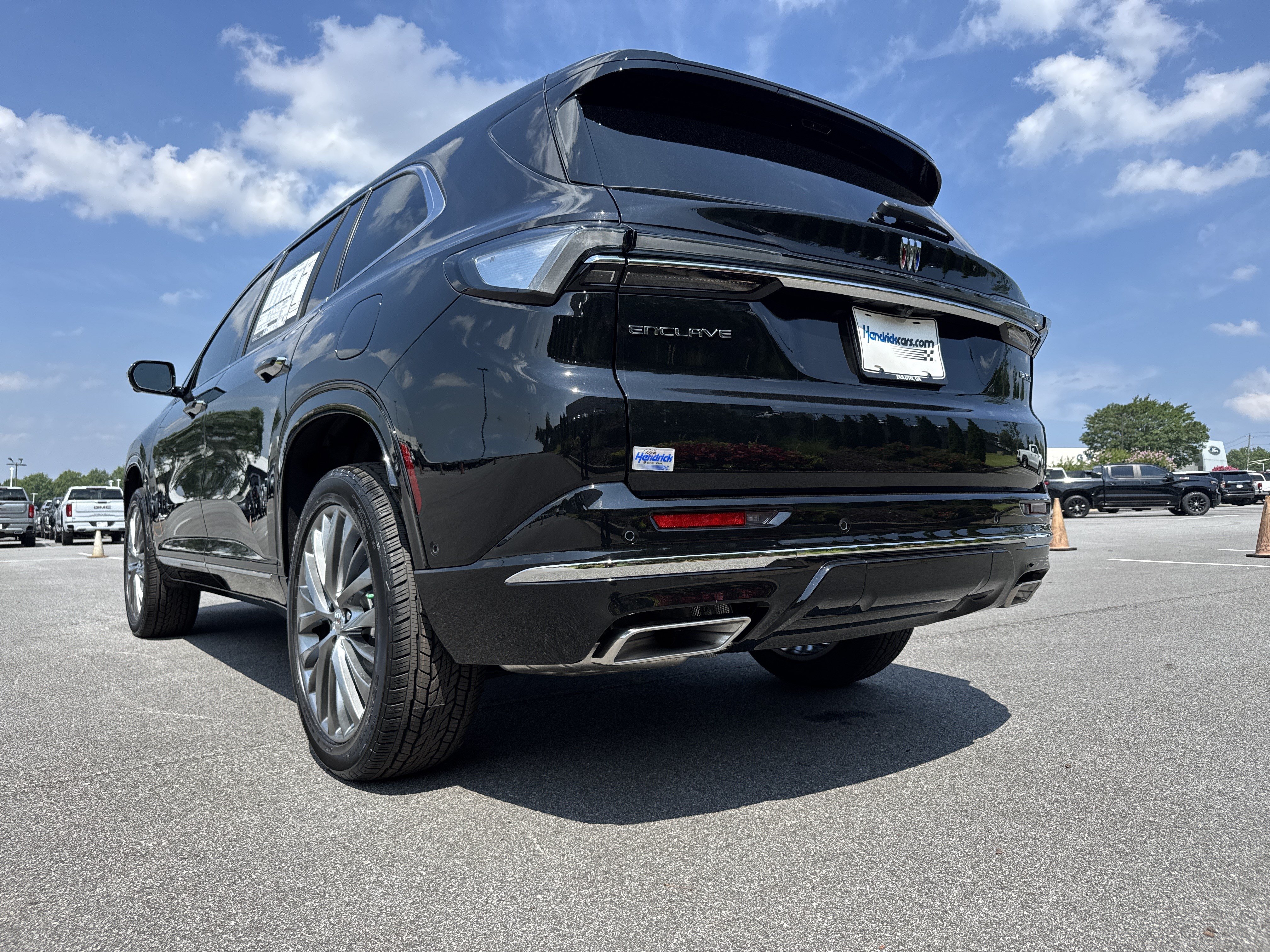 New 2026 Buick Enclave Avenir w/ Super Cruise Package FWD image 8