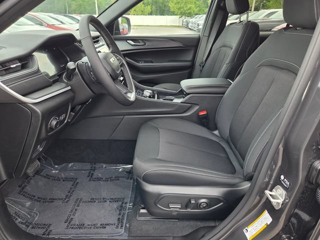 New 2026 Jeep Grand Cherokee Laredo X RWD image 3