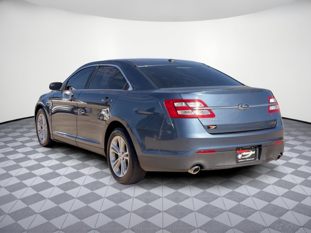 Used 2018 Ford Taurus SE FWD image 3
