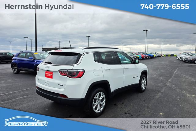 Used 2024 Jeep Compass Latitude image 25