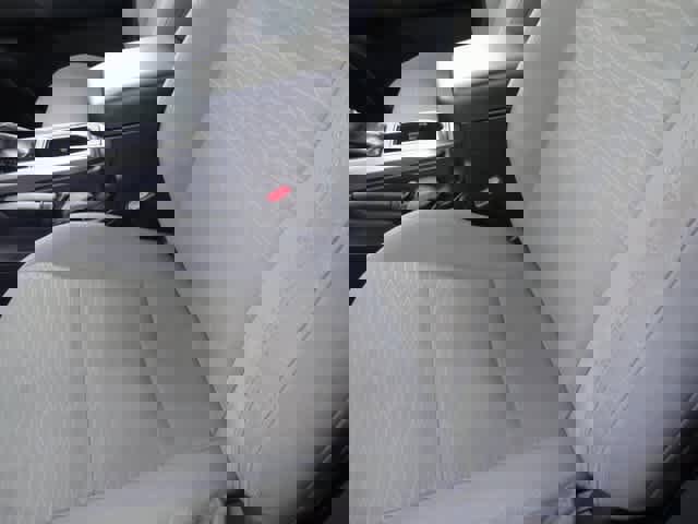 Used 2016 Toyota Tacoma SR5 w/ SR5 Appearance Package (SN) image 6