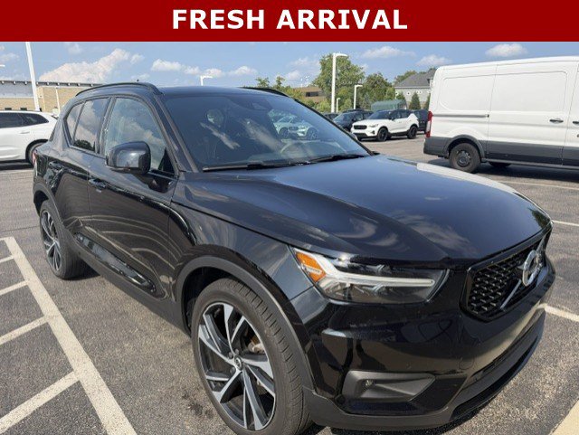 Used 2021 Volvo XC40 T5 R-Design w/ Climate Package AWD/4WD video 1
