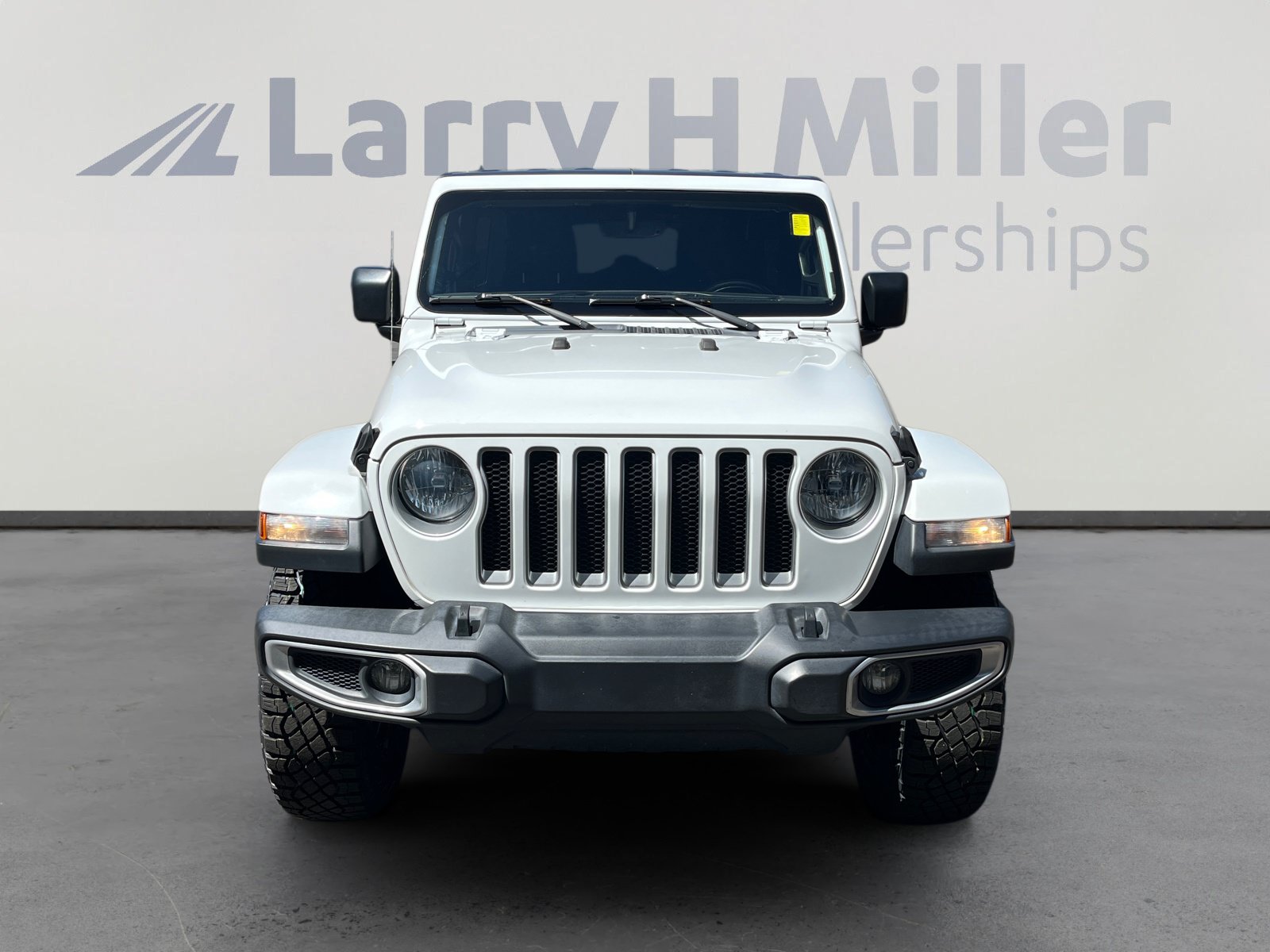 Used 2018 Jeep Wrangler Unlimited Sahara AWD/4WD image 8