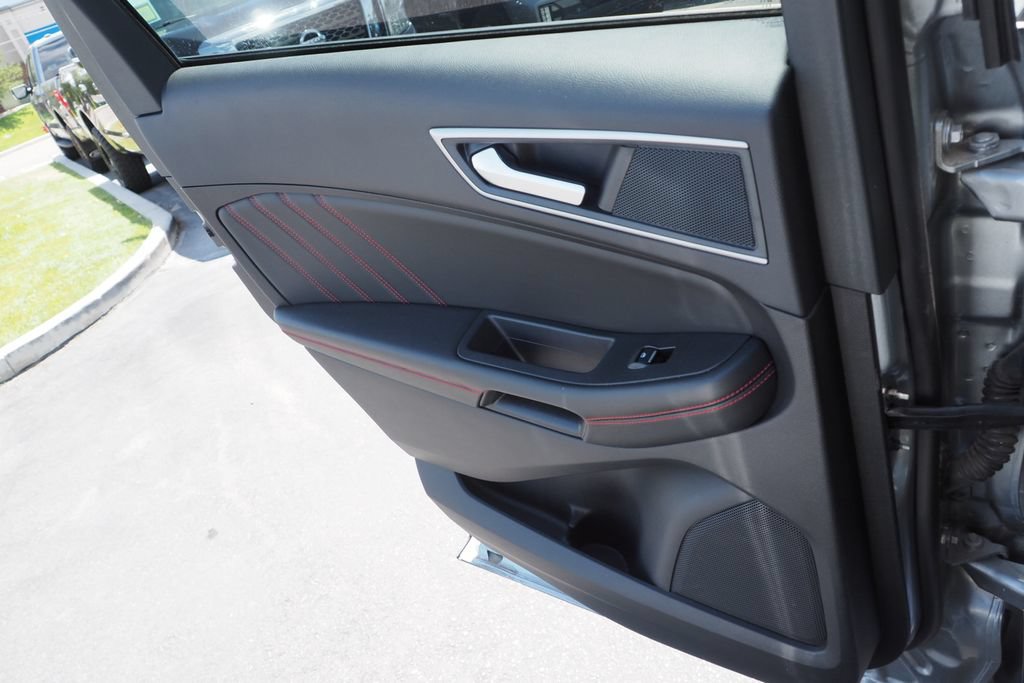 Used 2024 Ford Edge ST-Line AWD/4WD image 18