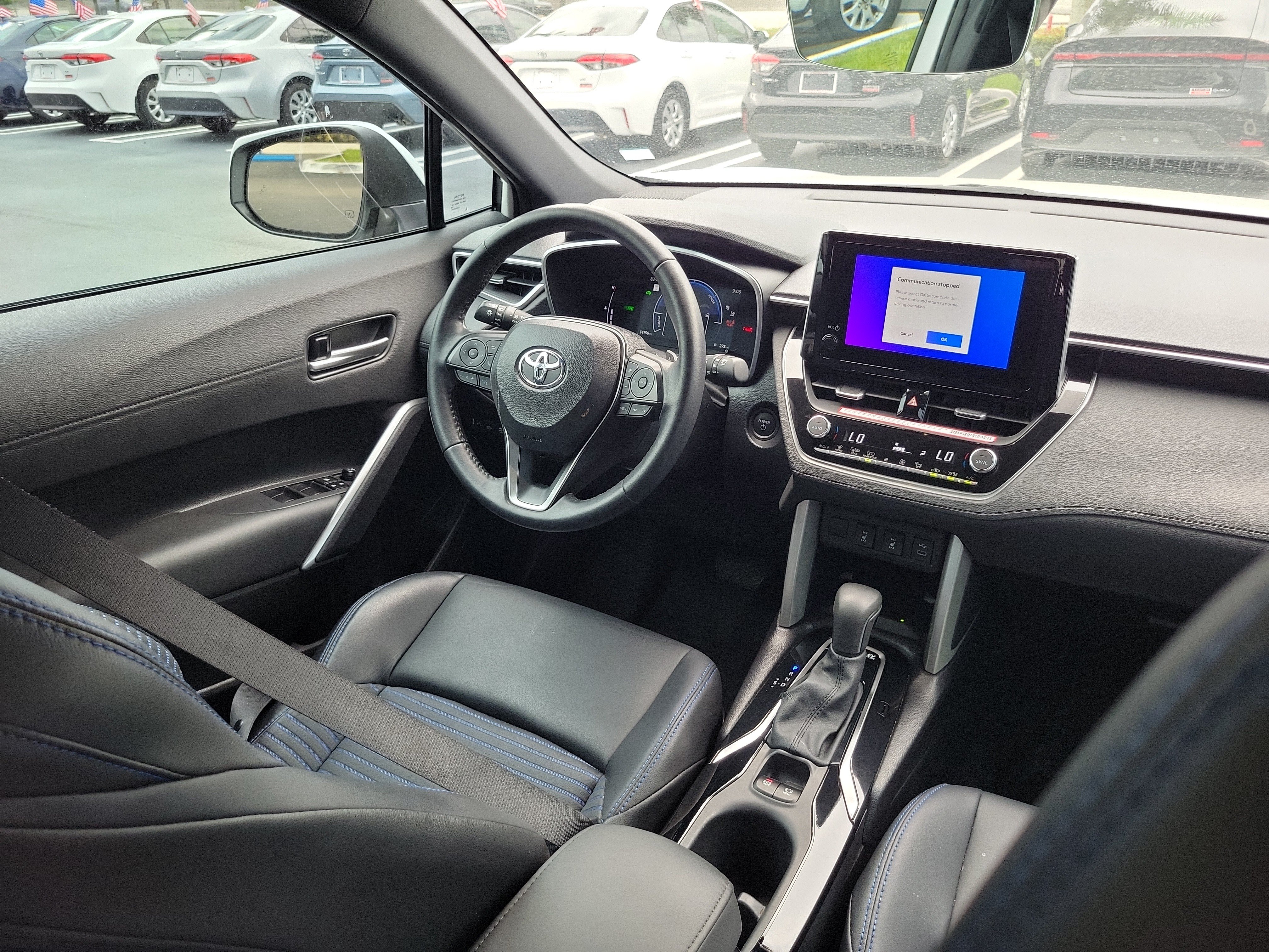 Used 2024 Toyota Corolla Cross AWD Hybrid w/ Convenience Package image 14
