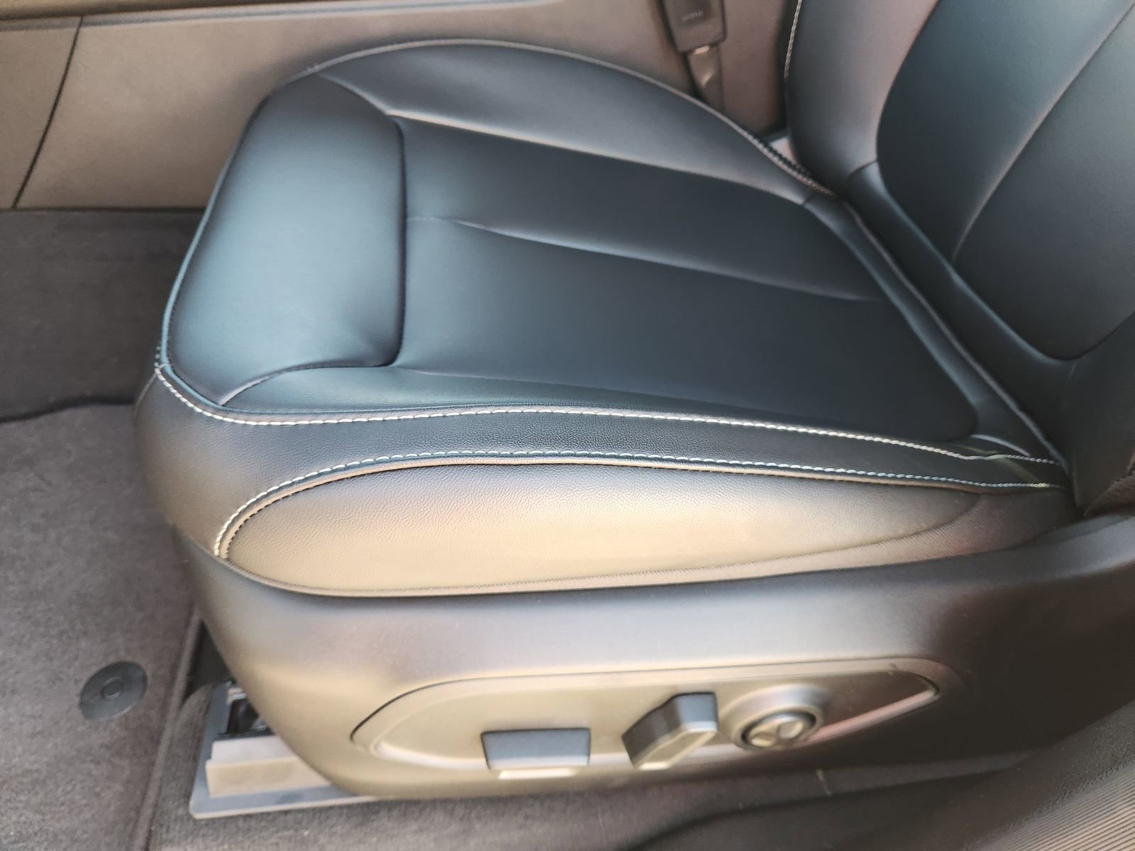 New 2025 Jeep Grand Cherokee L Limited w/ Trailer Tow Package image 19