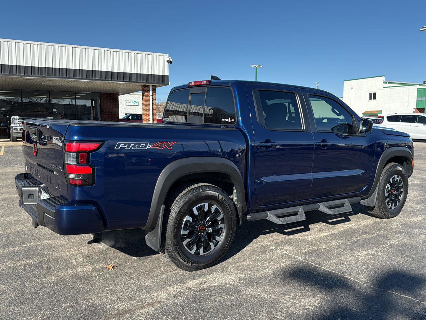 Used 2022 Nissan Frontier PRO-4X image 5