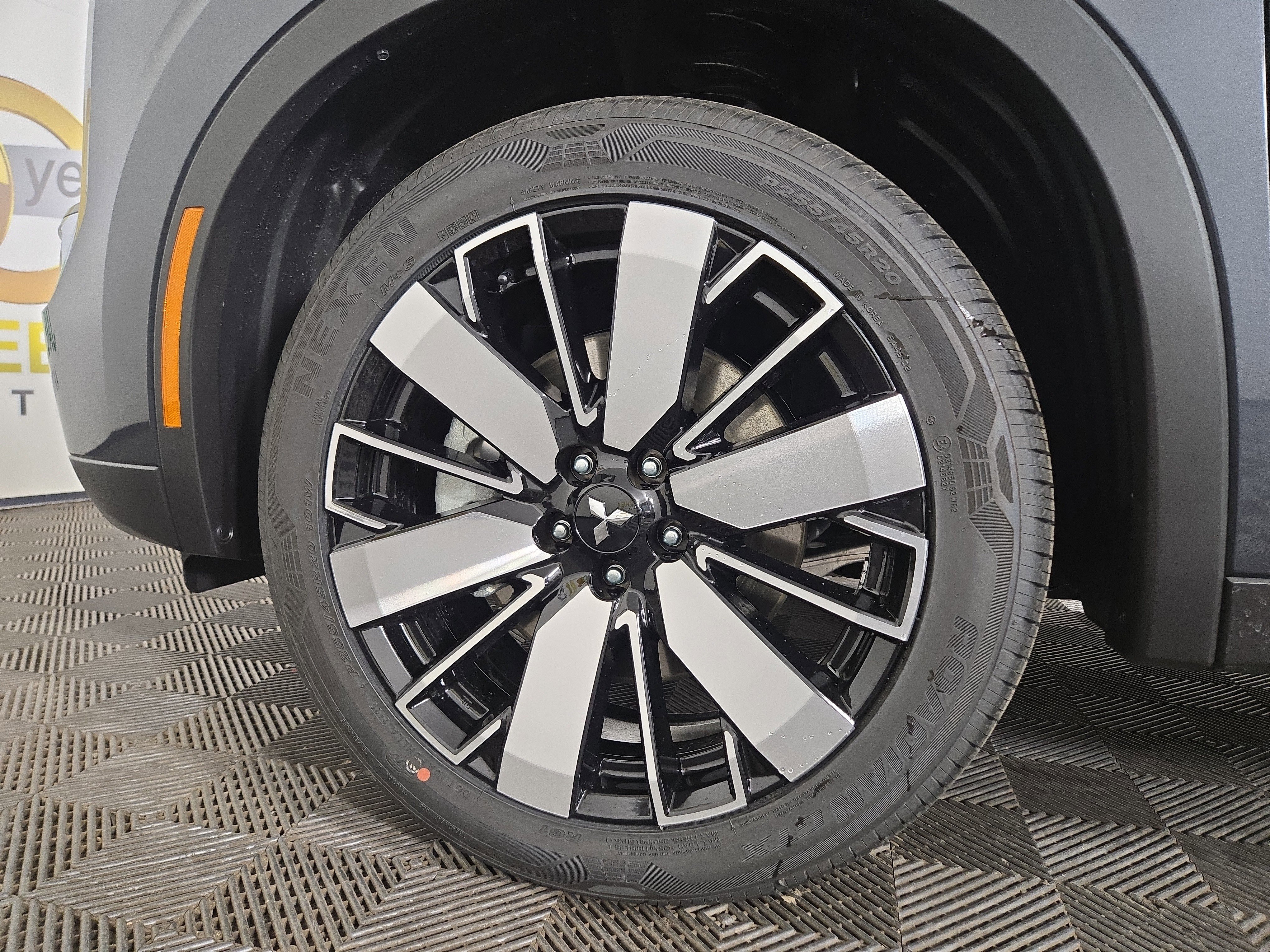 New 2026 Mitsubishi Outlander SE image 34