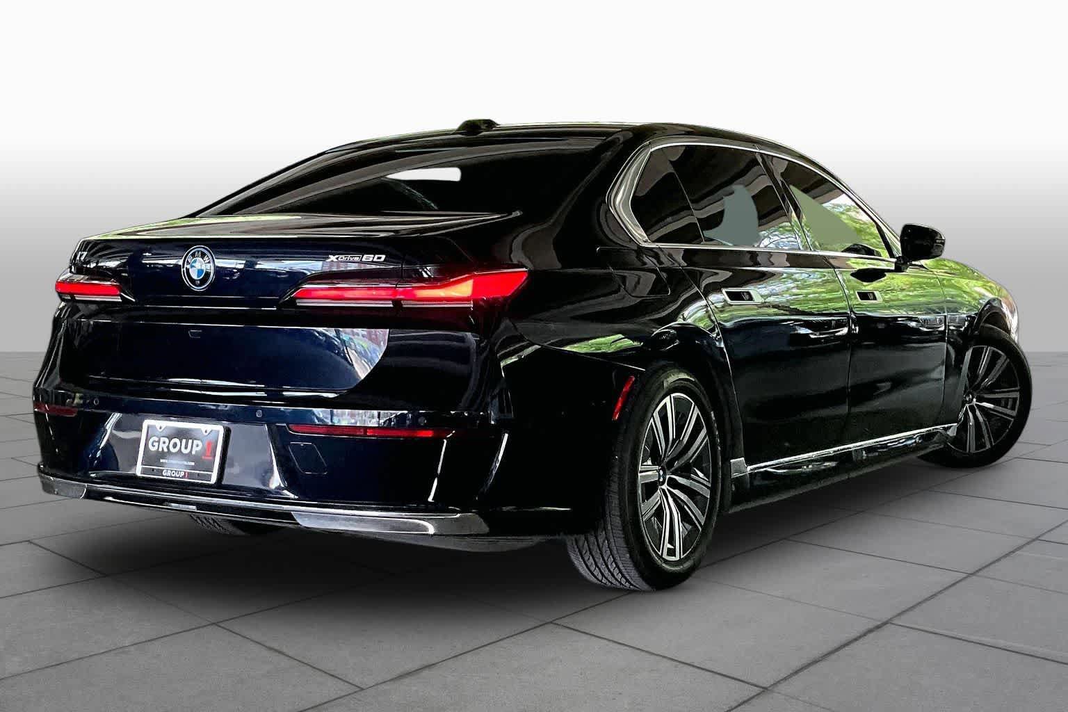 Used 2024 BMW i7 xDrive60 AWD/4WD image 12
