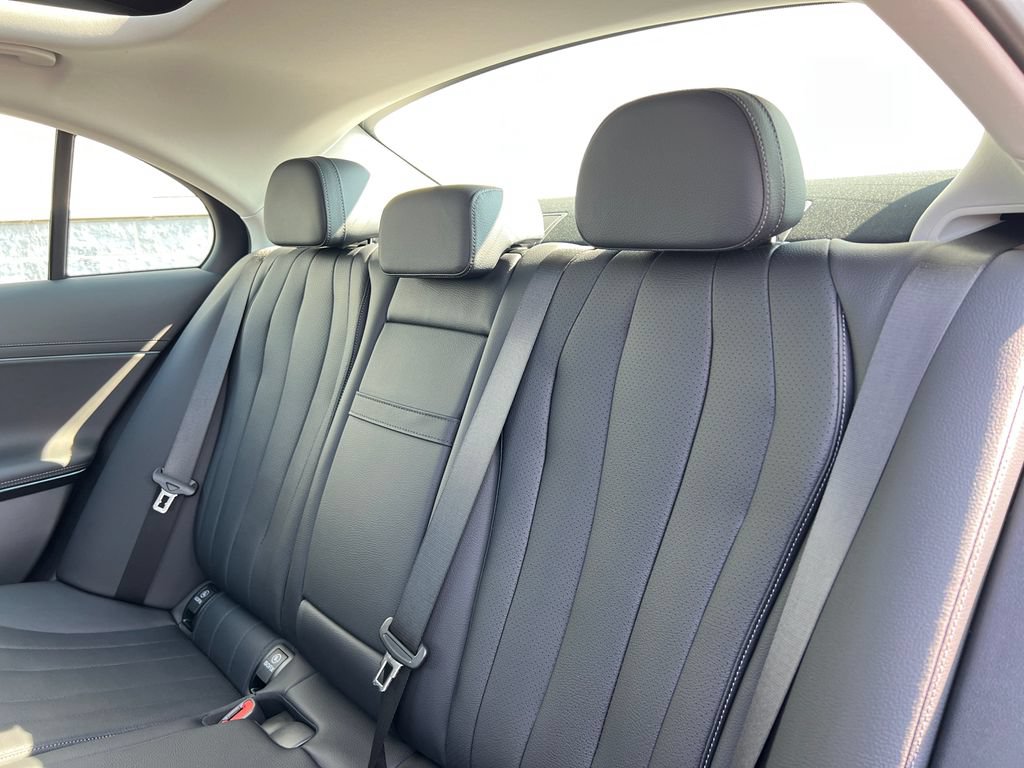 New 2026 Mercedes-Benz E 350 4MATIC Sedan image 21