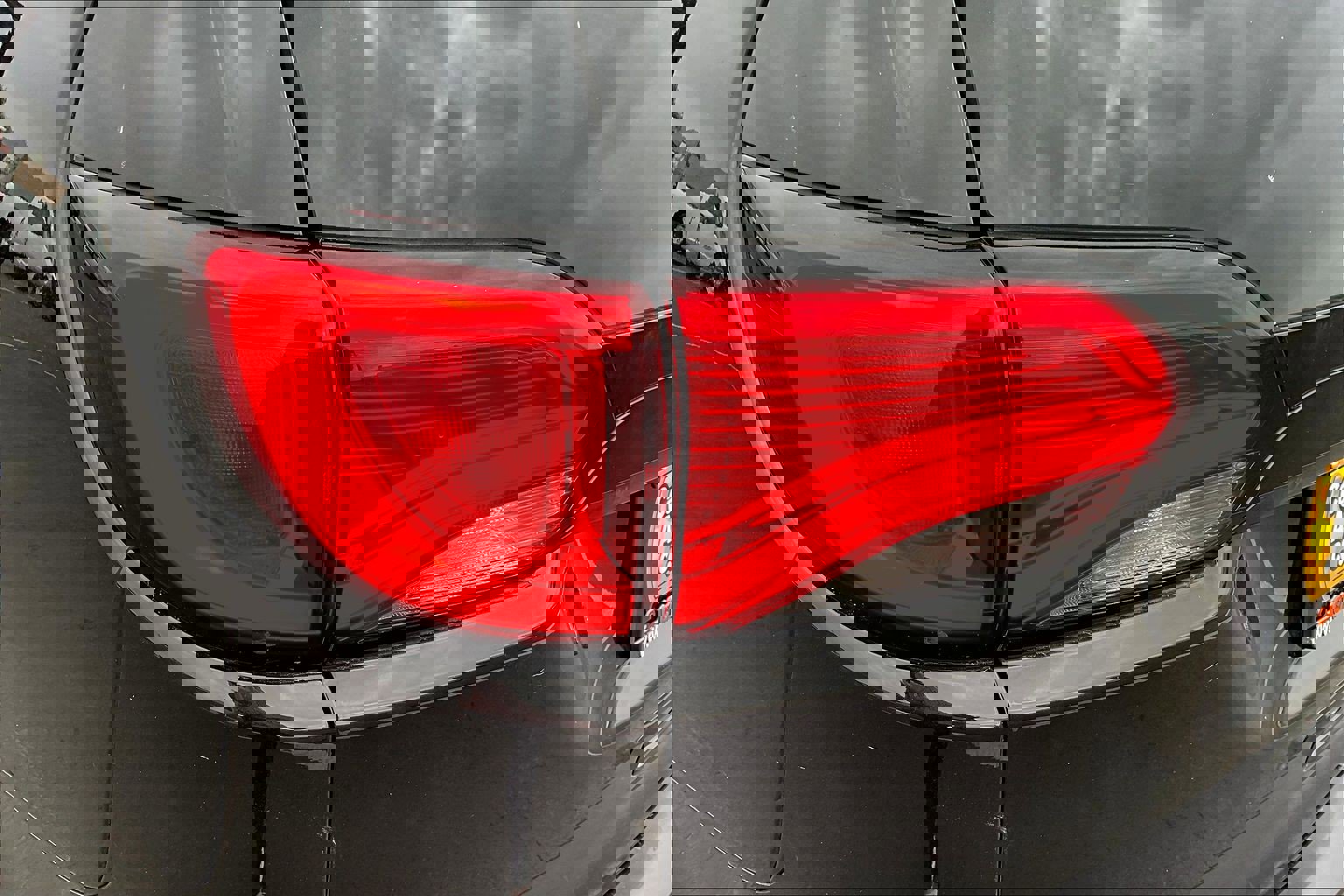 Used 2019 Chrysler Pacifica Limited w/ Advanced Safetytec Group FWD image 16