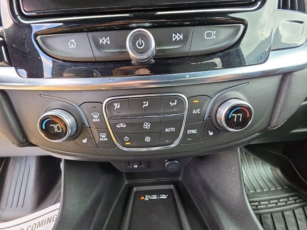 Used 2023 Chevrolet Traverse LT AWD/4WD image 17