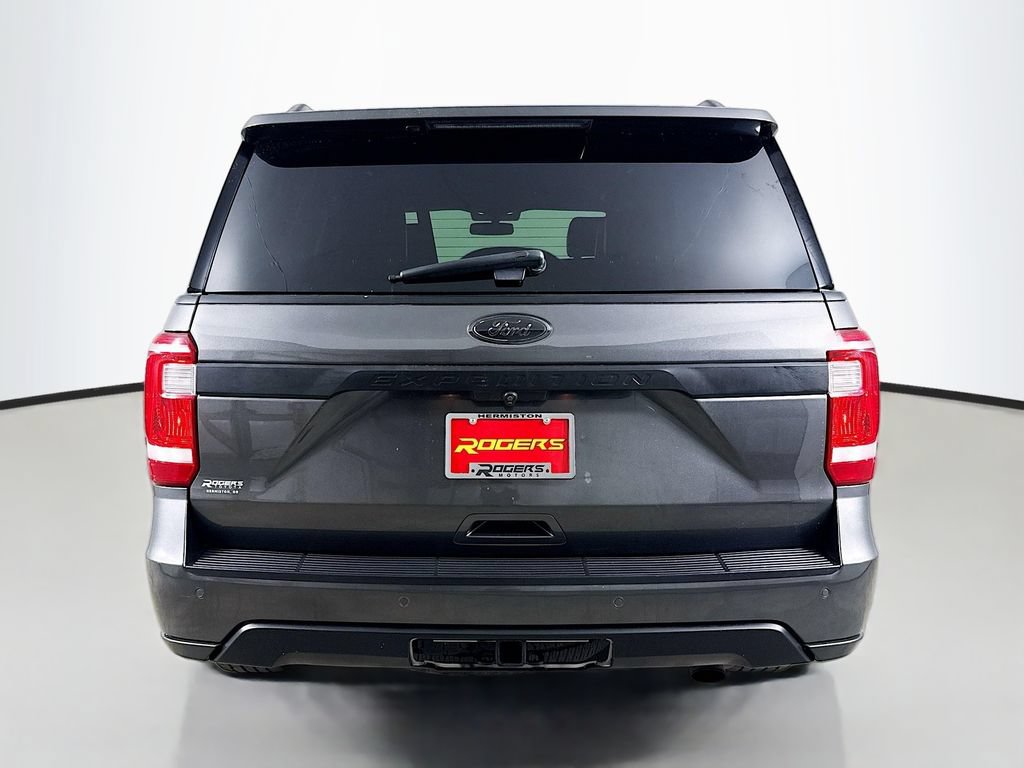 Used 2018 Ford Expedition XLT w/ Equipment Group 202A AWD/4WD image 7