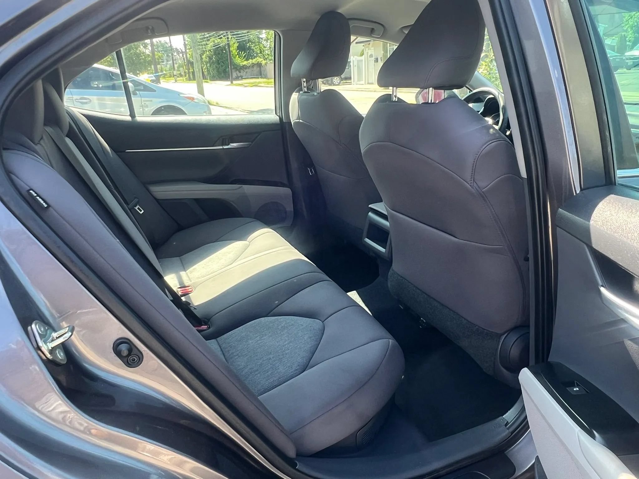 Used 2020 Toyota Camry LE w/ Fleet Convenience Package FWD image 28