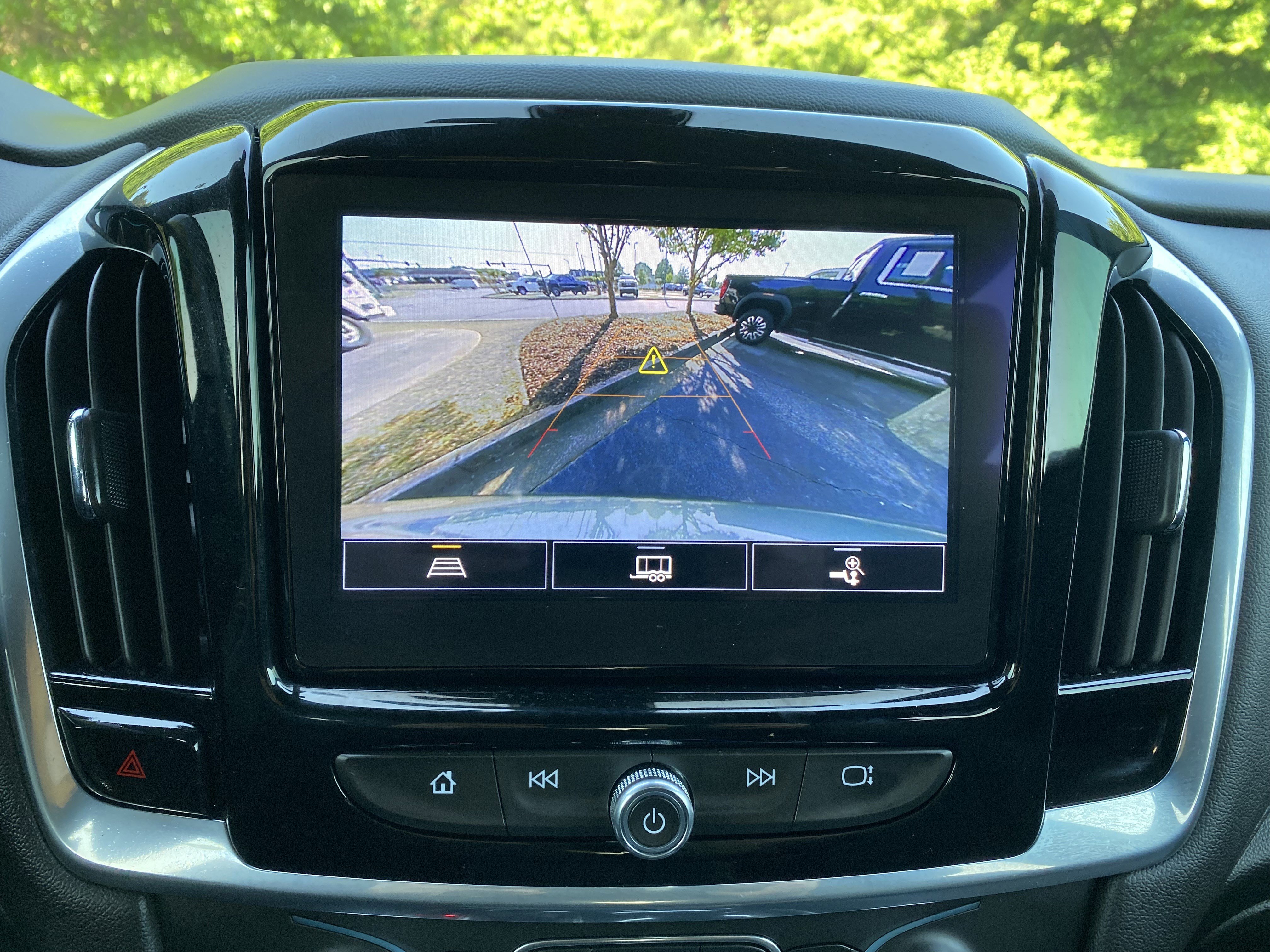 Used 2022 Chevrolet Traverse LT FWD image 27