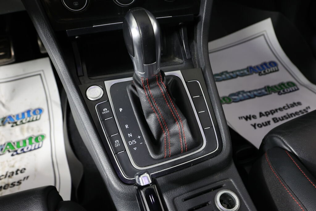 Used 2016 Volkswagen GTI Autobahn image 37