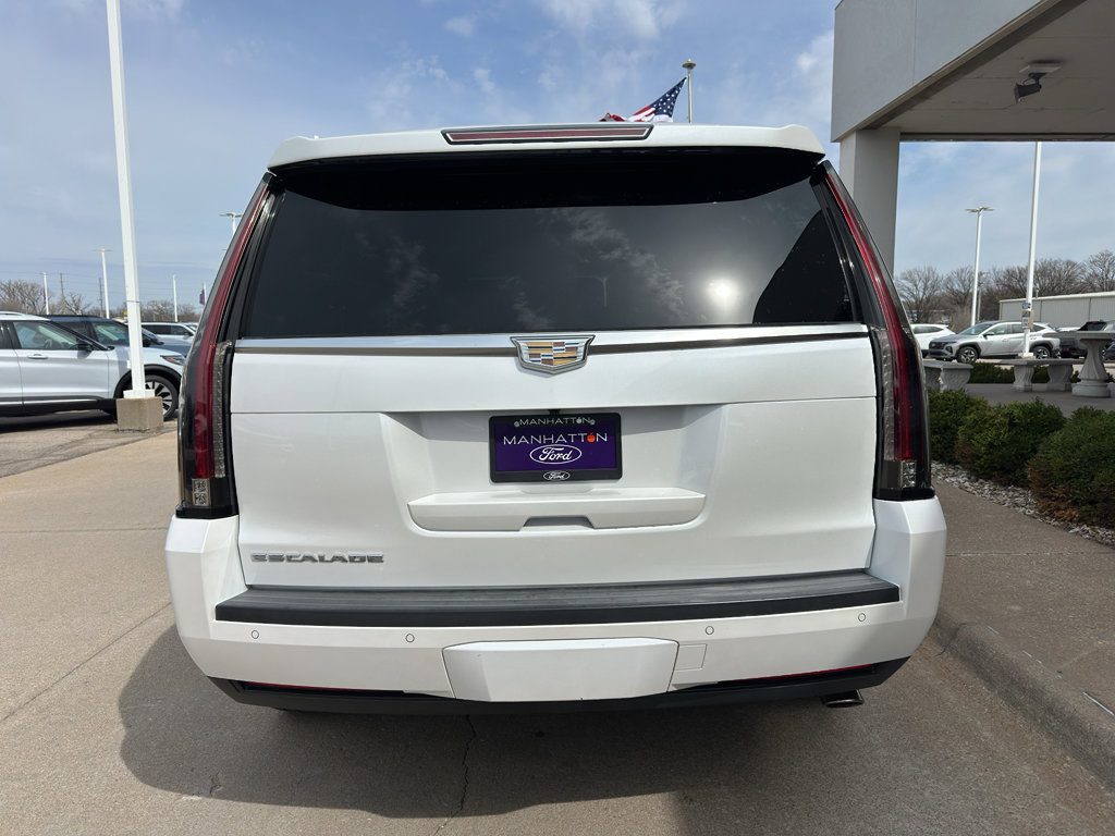 Used 2016 Cadillac Escalade Platinum image 9