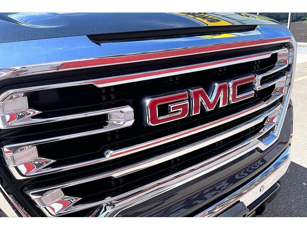 Used 2019 GMC Sierra 1500 SLT w/ Driver Alert Package I AWD/4WD image 32