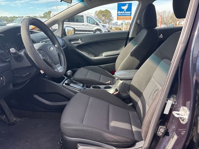 Used 2017 Kia Forte LX image 9