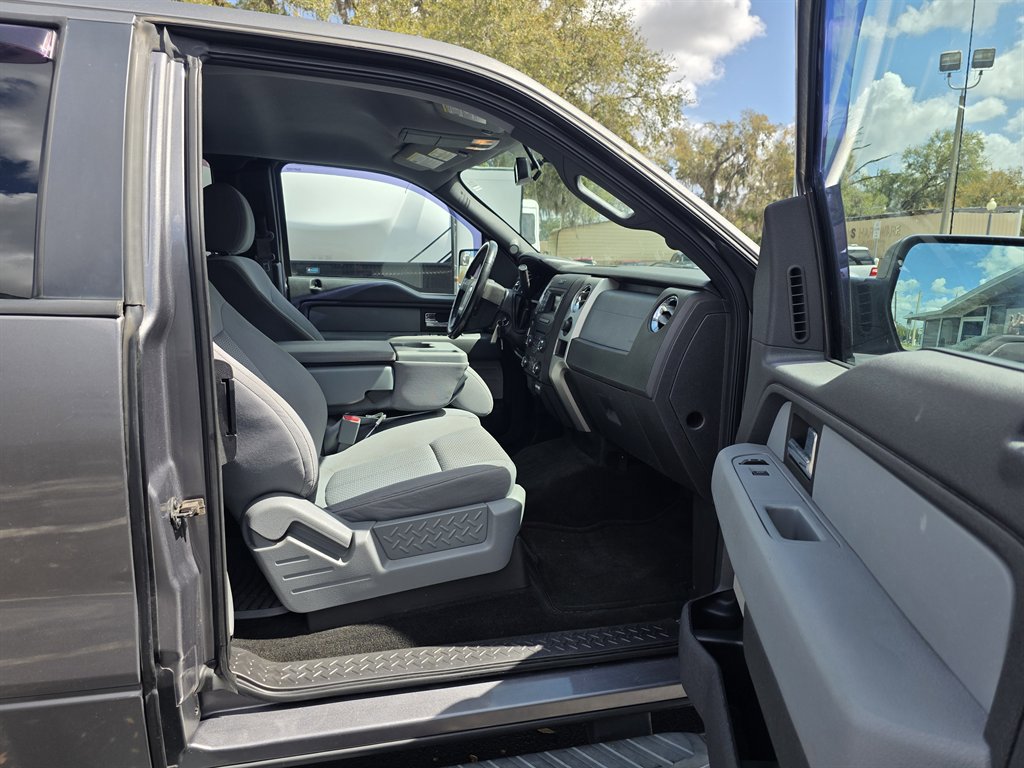 Used 2013 Ford F150 XLT w/ Luxury Equipment Group image 28