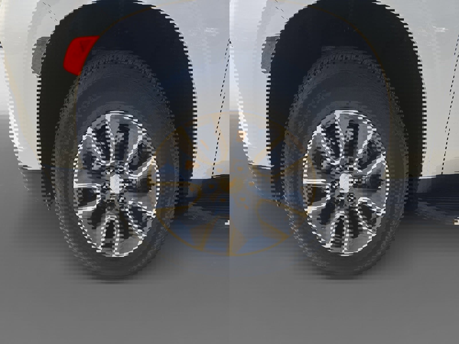 Used 2022 Chevrolet Tahoe LT w/ Luxury Package image 9