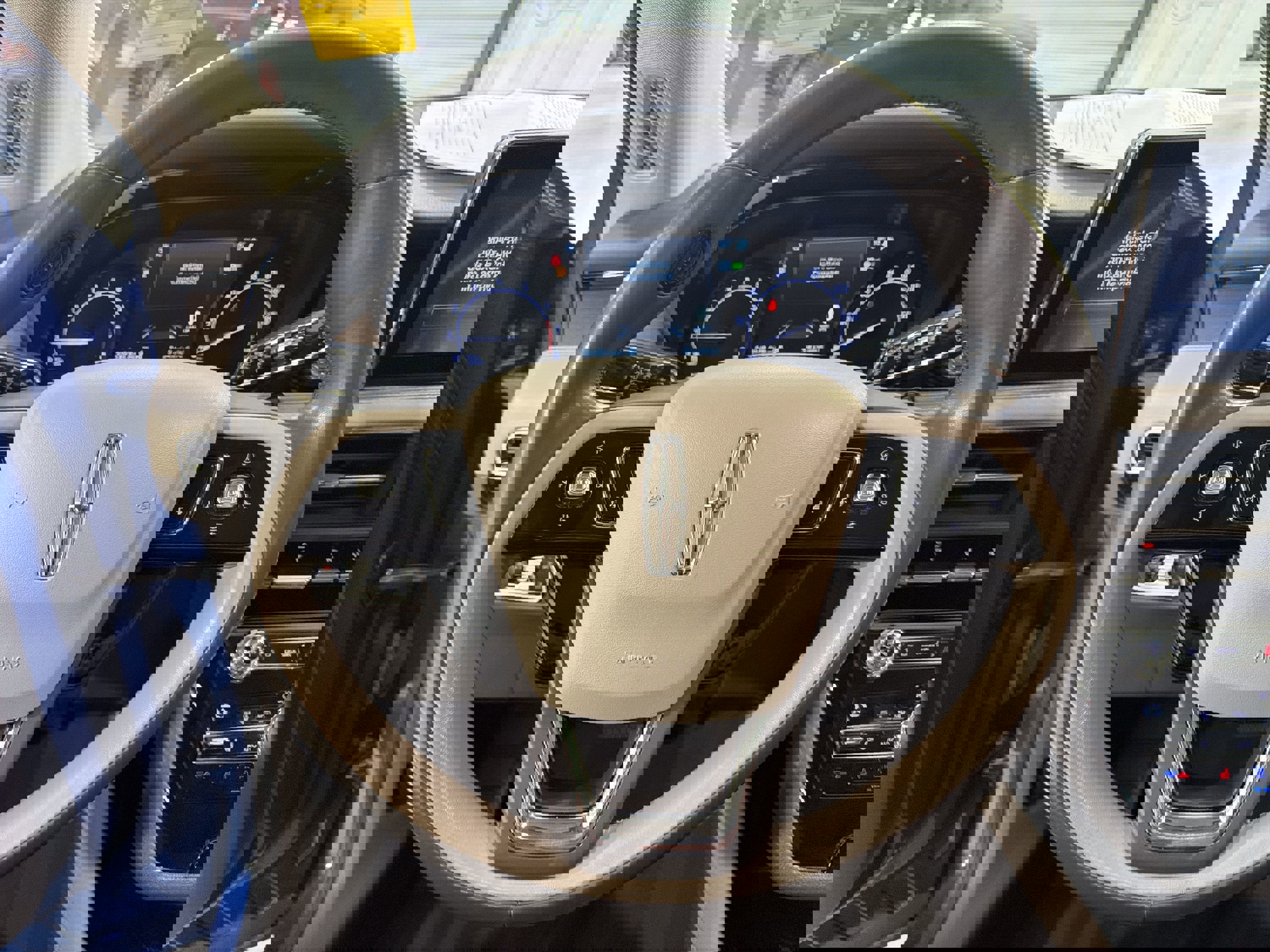 Used 2020 Lincoln Corsair Reserve w/ Elements Package FWD image 13