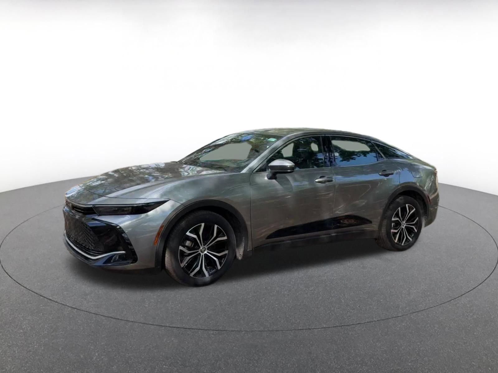 Used 2025 Toyota Crown XLE image 9