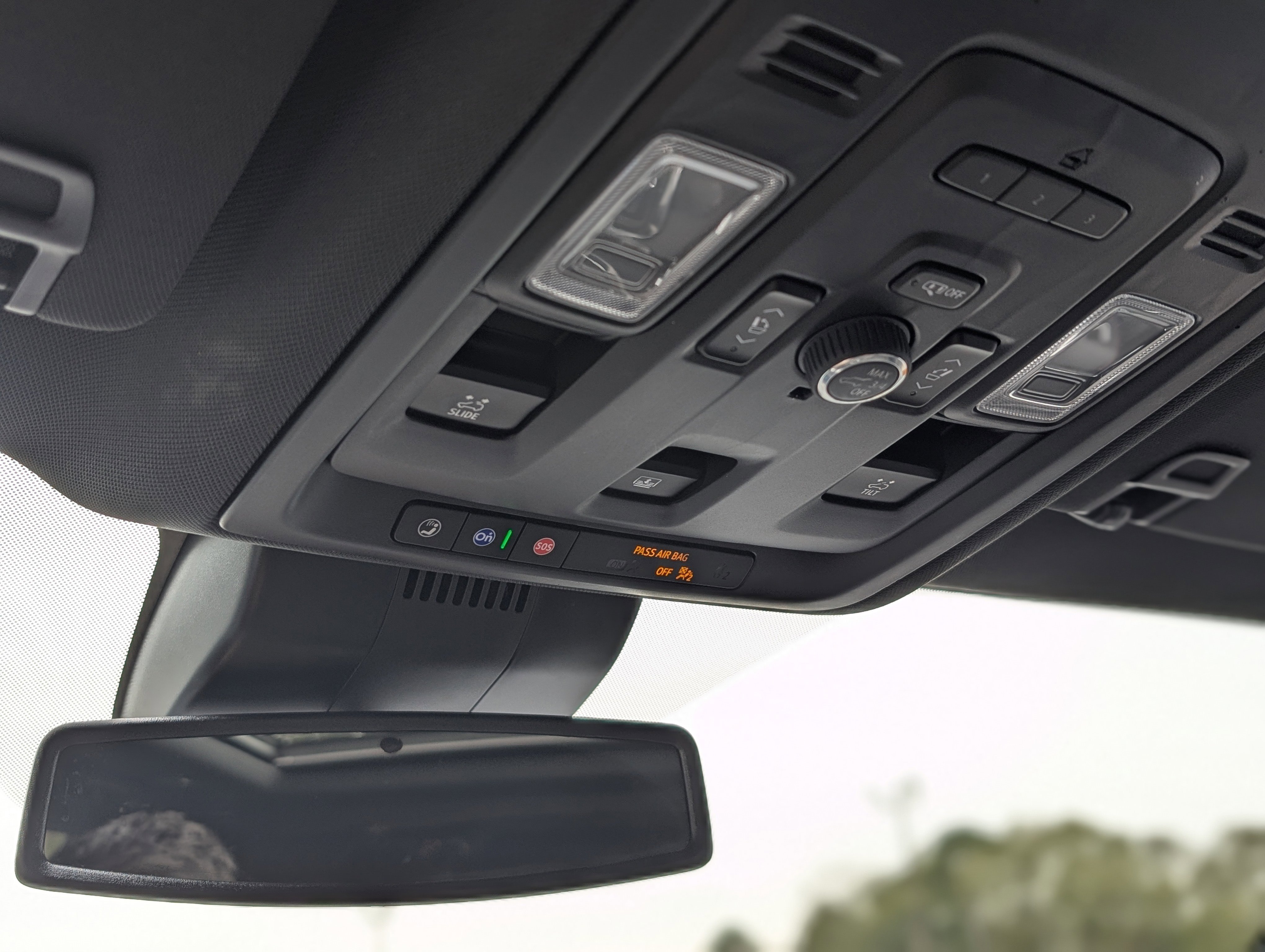 Used 2024 Chevrolet Suburban RST w/ Sport Performance Package image 34