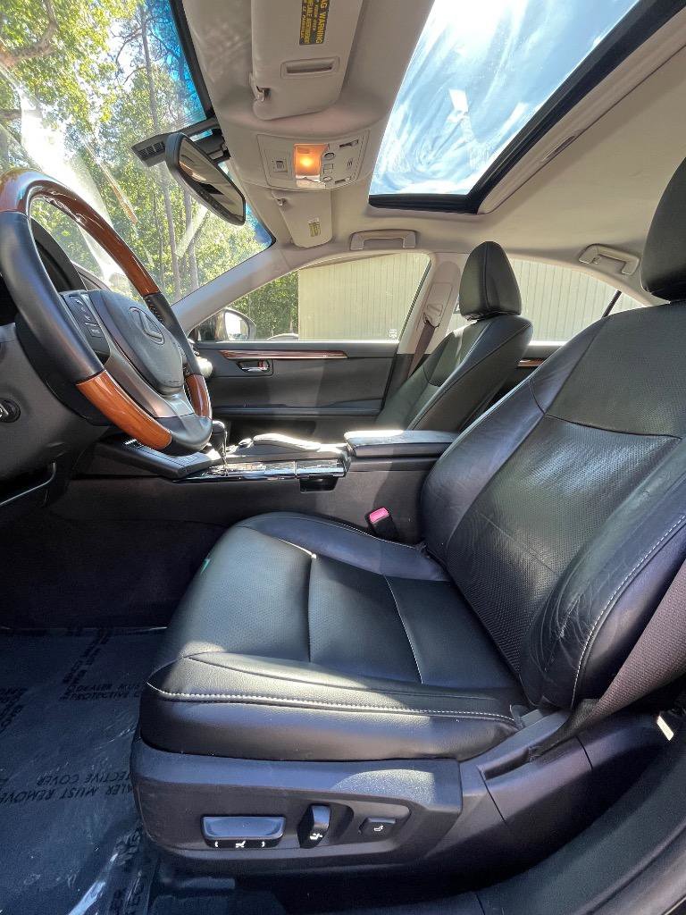 Used 2013 Lexus ES 300h w/ Luxury Pkg FWD image 15