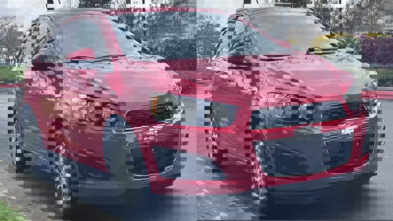 Used 2015 Chevrolet Sonic LT image 4