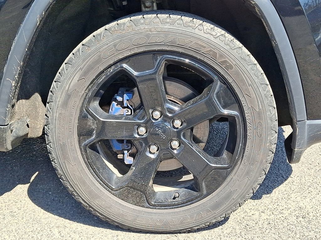 Used 2018 Jeep Grand Cherokee Laredo image 33