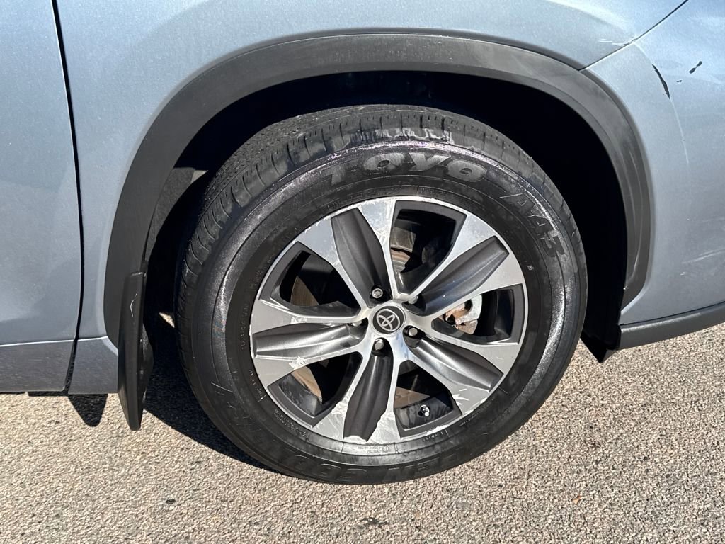 Used 2022 Toyota Highlander XLE image 46