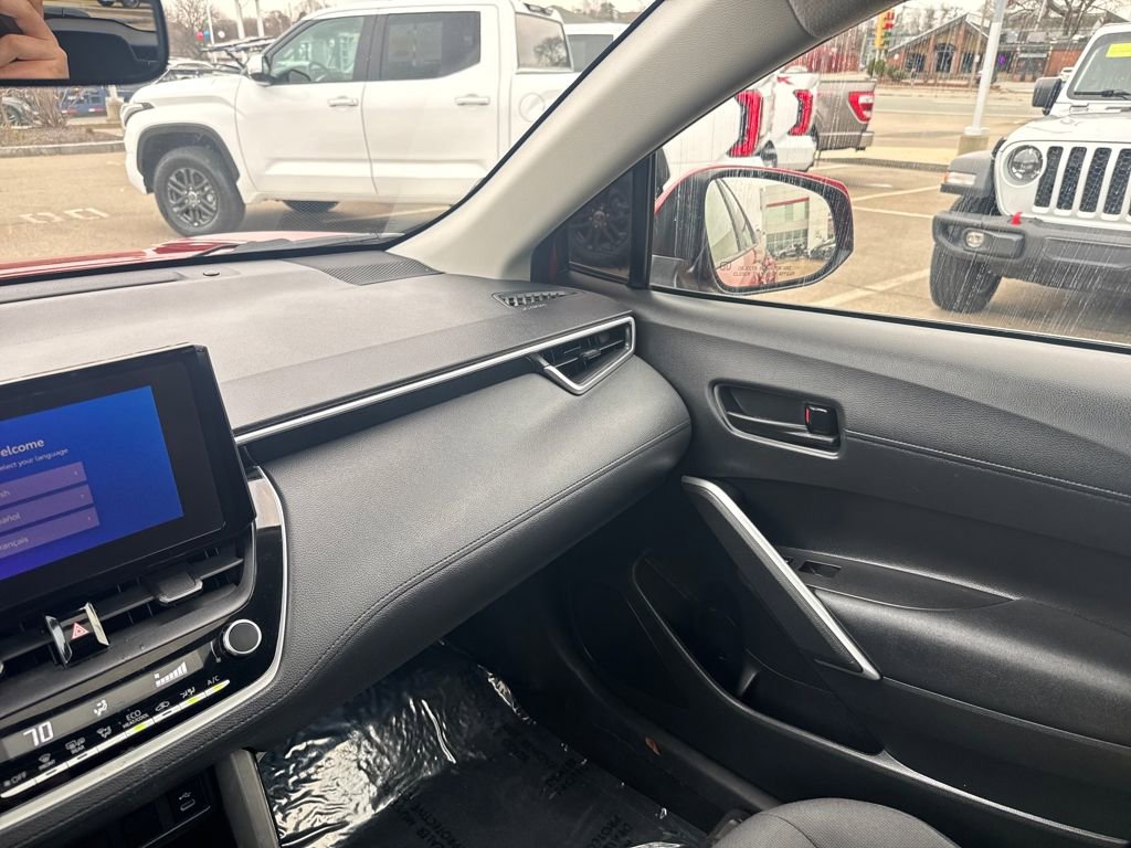 Used 2023 Toyota Corolla Cross LE w/ Moonroof Package image 28